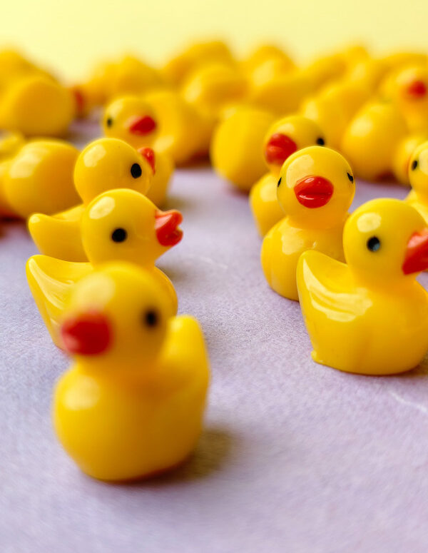 Miniature Yellow Duck Figurines | Mini Resin Embellishments for DIY Crafts – Cute Flat Back Cabochons for Scrapbooking, Slime, Hair Accessories, Phone Case & Decoration [Set of 4]