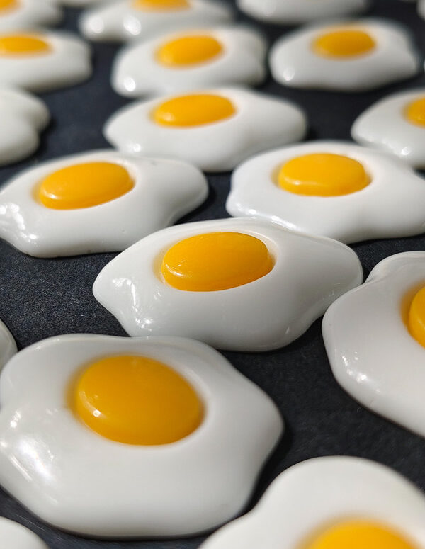 Miniature Fried Egg Decor | Mini Resin Embellishments for DIY Crafts – Cute Flat Back Cabochons for Scrapbooking, Slime, Hair Accessories, Phone Case & Decoration [Set of 4]