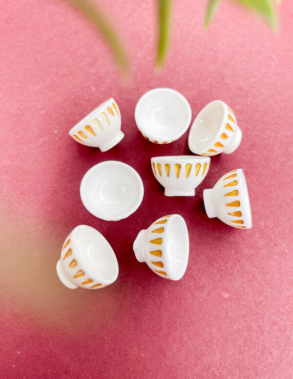 Miniature White Bowl with Gold Detail | Mini Resin Embellishments for DIY Crafts – Cute Flat Back Cabochons for Scrapbooking, Slime, Hair Accessories, Phone Case & Decoration [Set of 4]