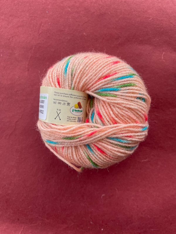 Vardhman Baby Soft Print Yarn – Peach with Multicolour Print – 25g Acrylic Knitting Yarn - Image 2