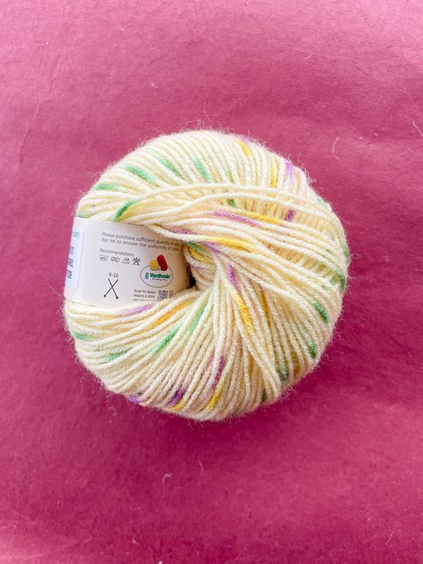 Vardhman Baby Soft Print Yarn – Pastel Yellow with Multicolour Print – 25g Acrylic Knitting Yarn - Image 2