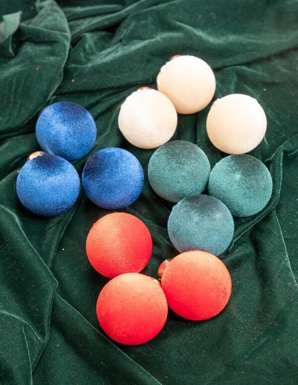 Luxury Velvet-Covered Christmas Bauble Set – Assorted Jewel Tone Ornament Collection – Soft Touch Shatterproof 3-Inch Holiday Tree Decorations in Navy, Emerald, Crimson, and Cream