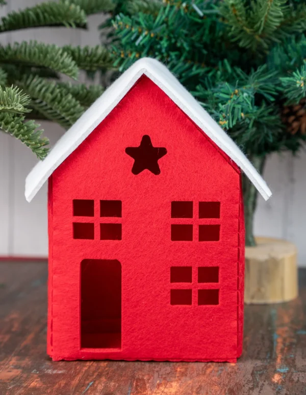 Nordic Red Felt Christmas House Tabletop Decor - Minimalist Festive Cabin with White Roof and Star Cutout - Modern Holiday Village Display & Mantle Decoration