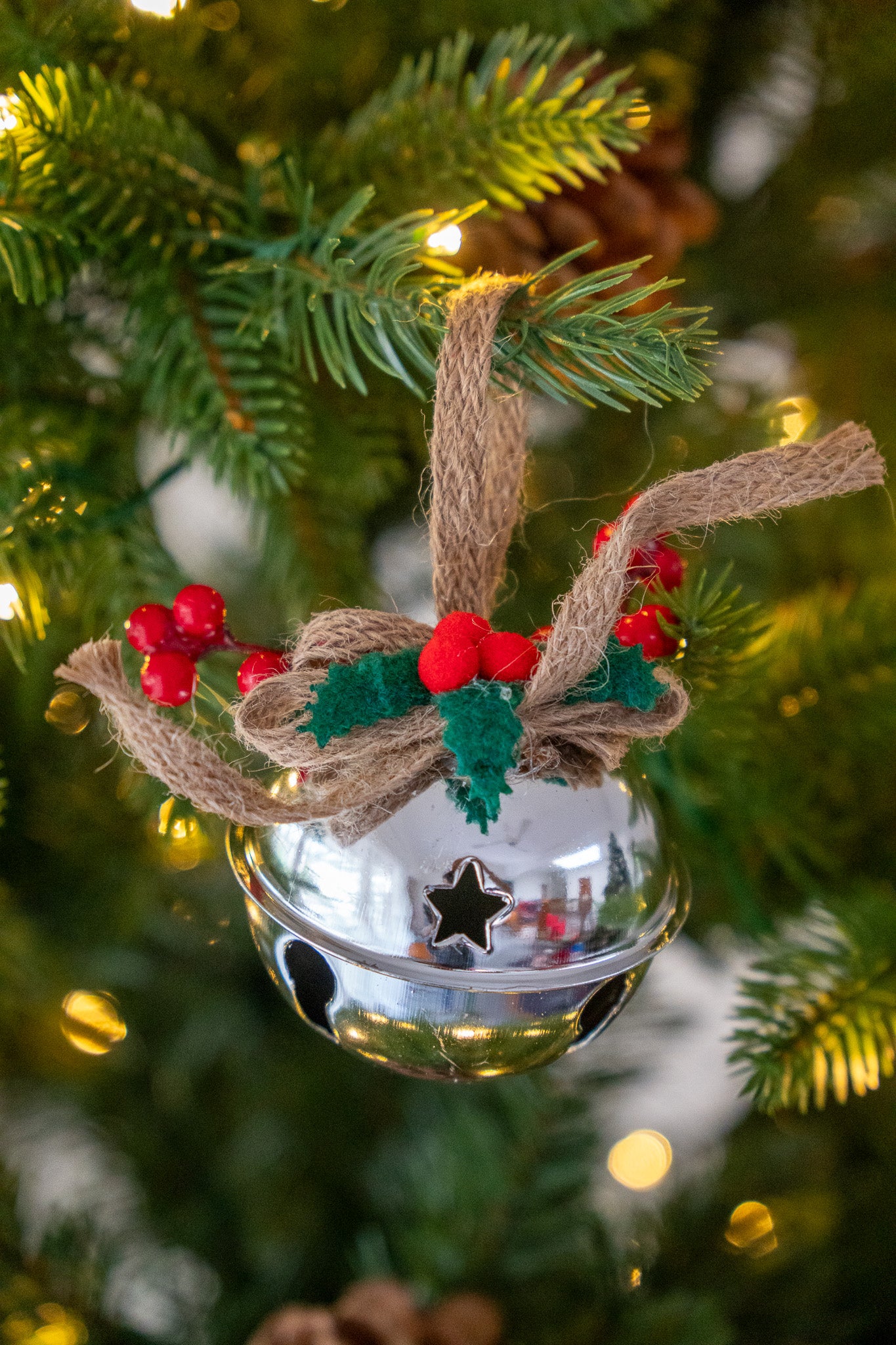 Silver Jingle Bell Christmas Ornament with Burlap Bow & Red Berries – Rustic Hanging Tree Decoration